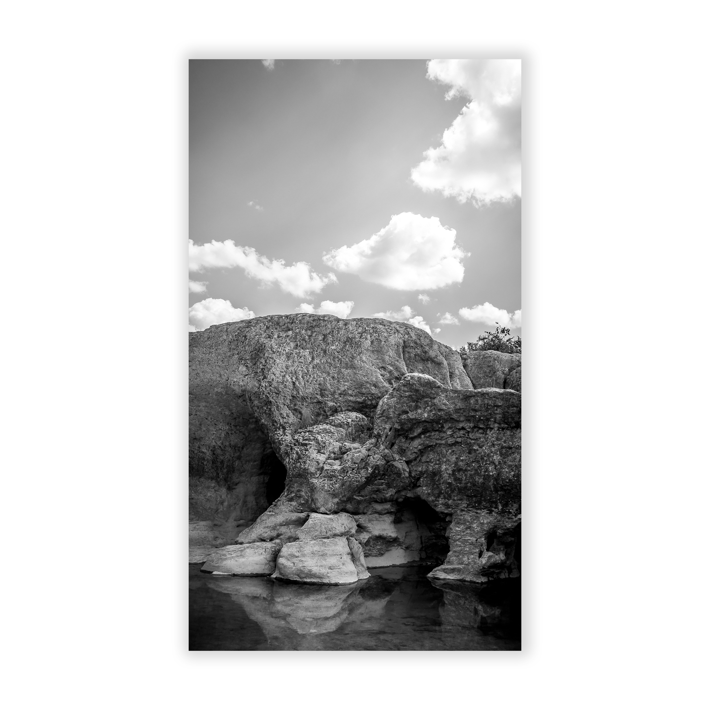 pedernales-monochrome-g-a-z-e-l-l-e-a-r-t